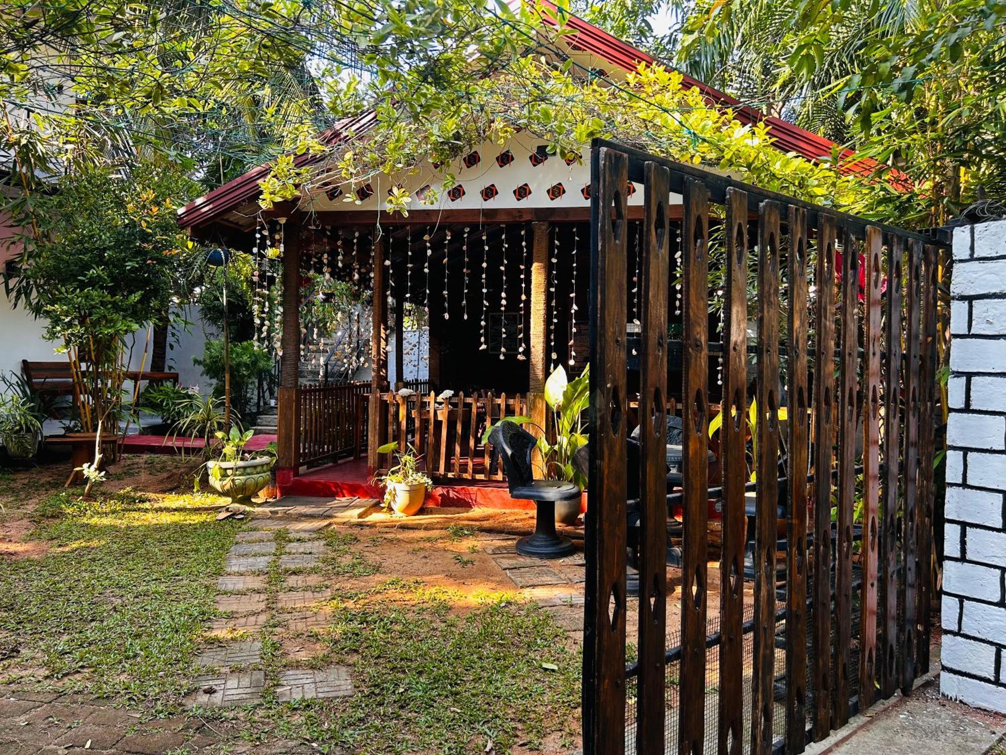 Pearl Bungalow Trincomalee Exteriör bild