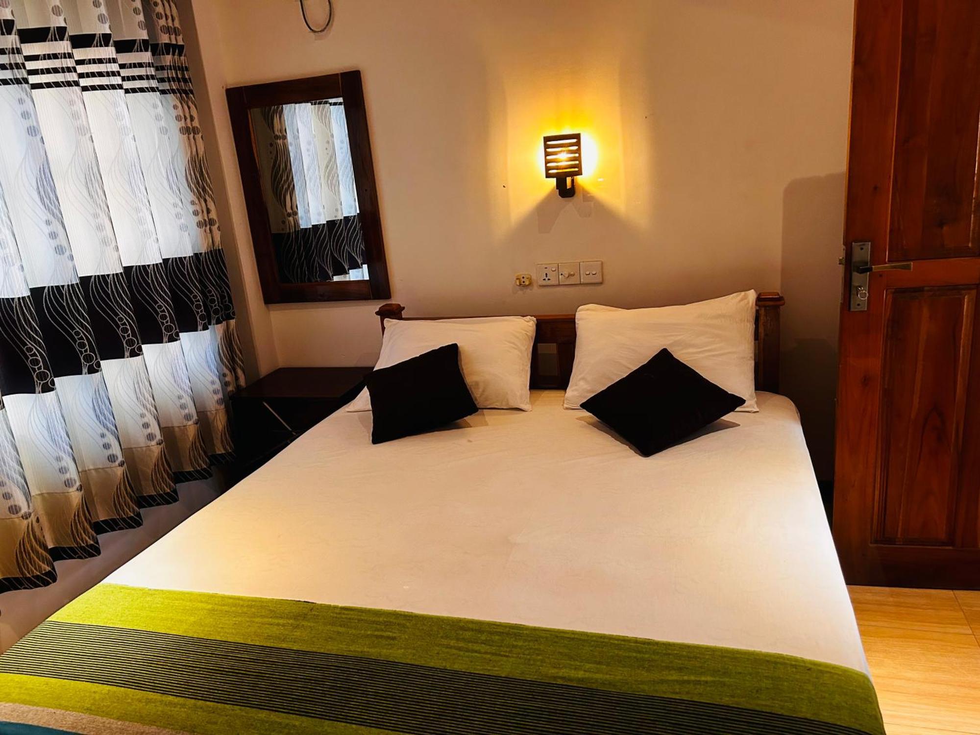 Pearl Bungalow Trincomalee Exteriör bild