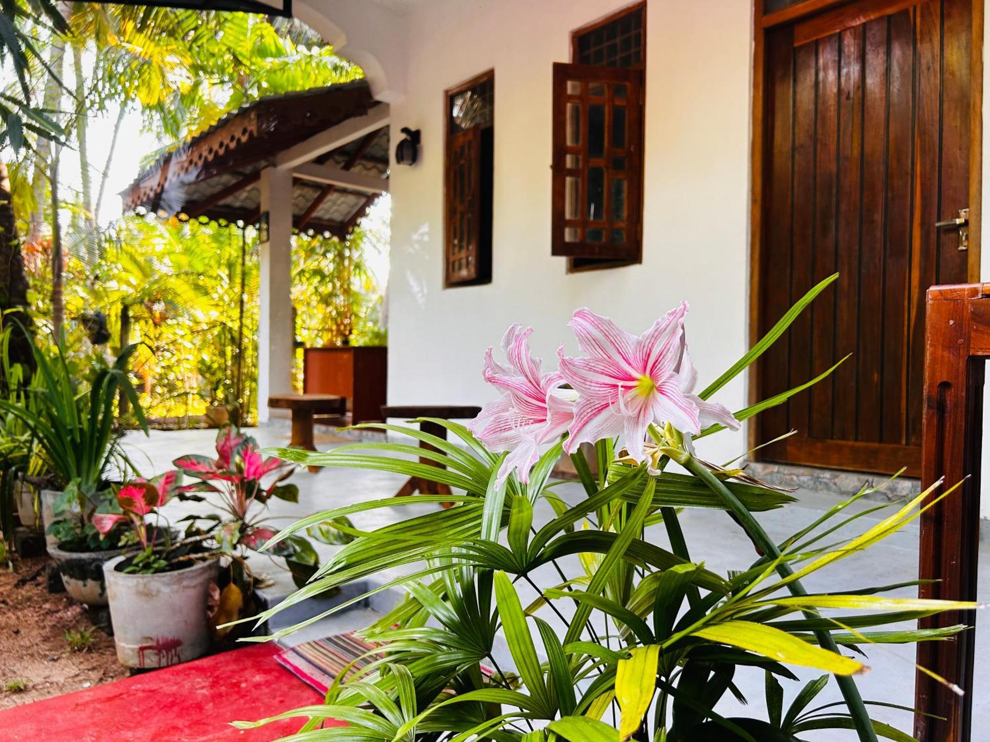 Pearl Bungalow Trincomalee Exteriör bild