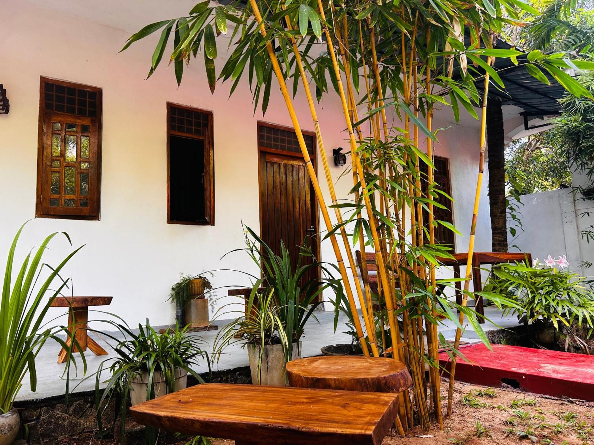 Pearl Bungalow Trincomalee Exteriör bild